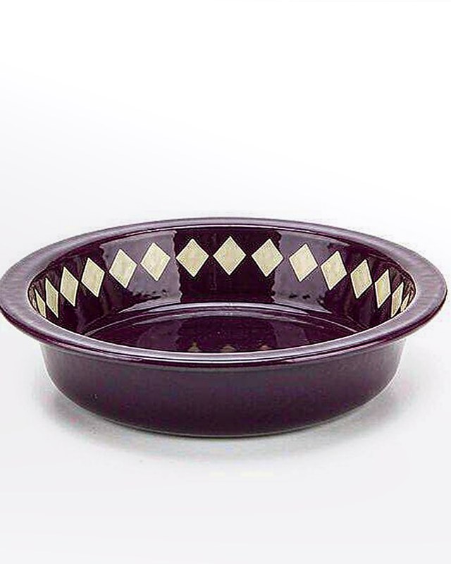 Harlequin Enamel Pie Dish in Plum